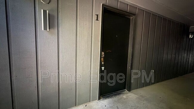 Photo - 2343 B St