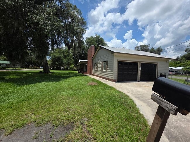 Photo - 2104 Crill Ave