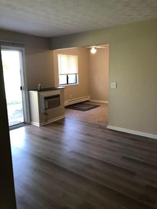 Photo - 17 Stenwick Dr Unit E