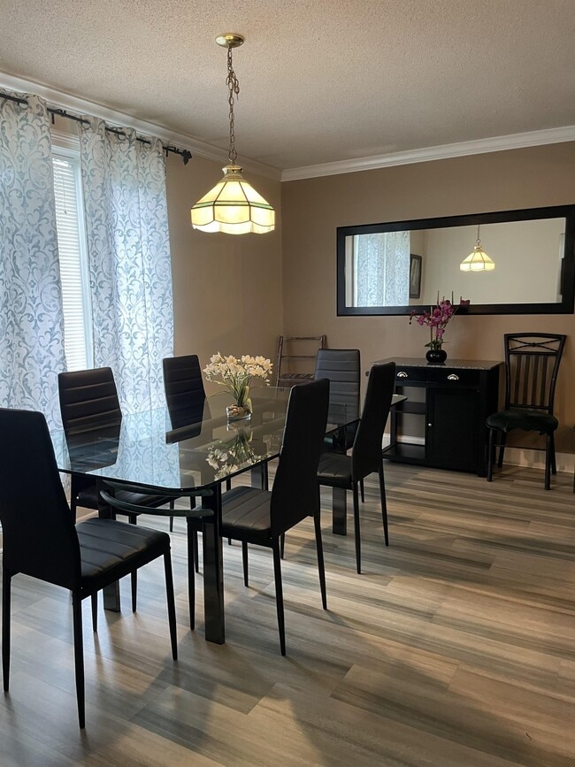 Photo - 7812 Swails St