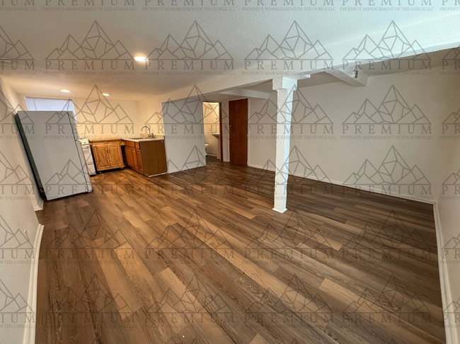 Building Photo - 714 Union St Unit 714 B Union Street