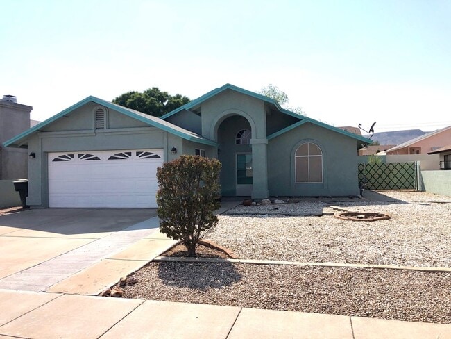 Building Photo - Great 3 Bedroom, 2 Bathroom Home in Quiet Neighborhood!
