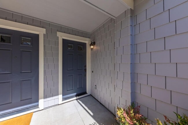 Photo - 200 Live Oak Way