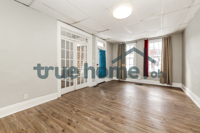 Photo - 121 Glencoe Ave