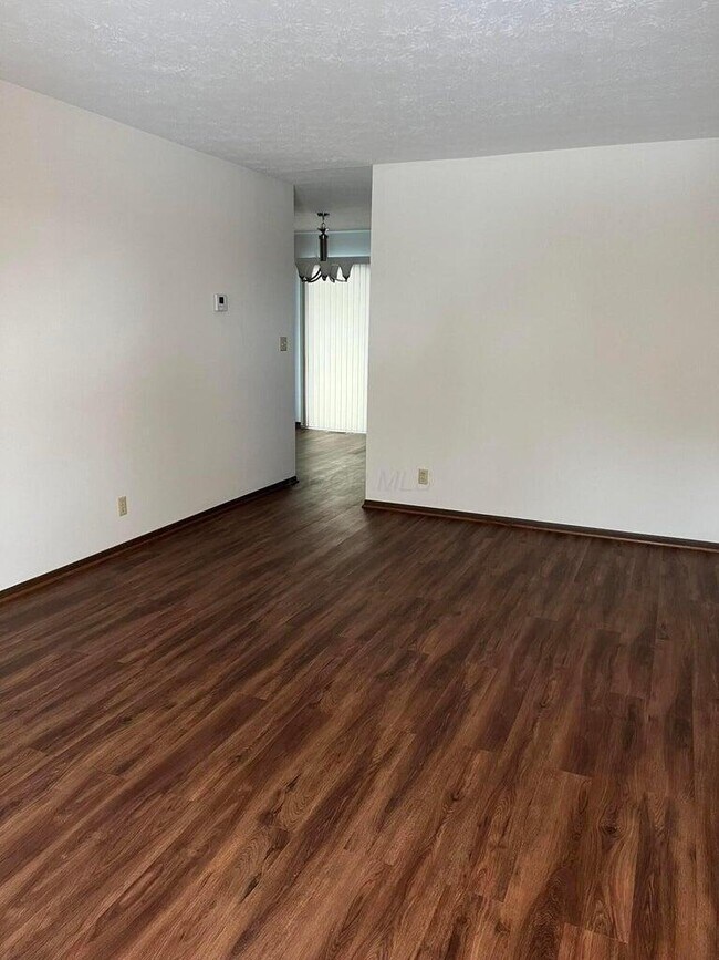 Photo - 217 Lee's Pl