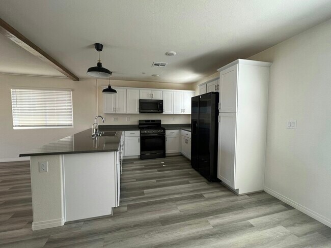 Photo - 3736 Enchanted Sky St