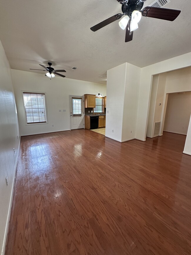 Photo - 1000 E Main St