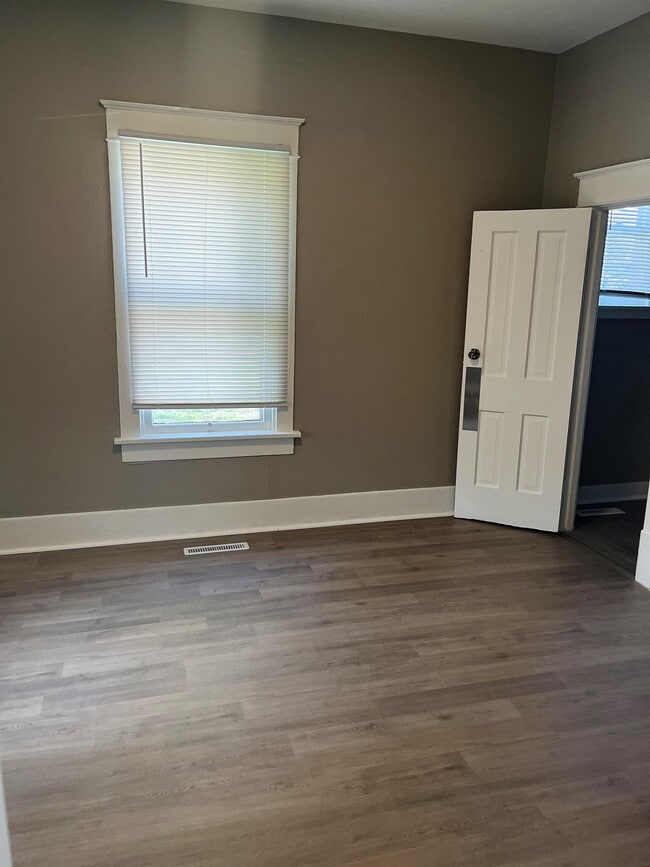 Photo - 2415 S 10th St