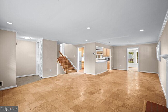 1415 Mayflower Dr