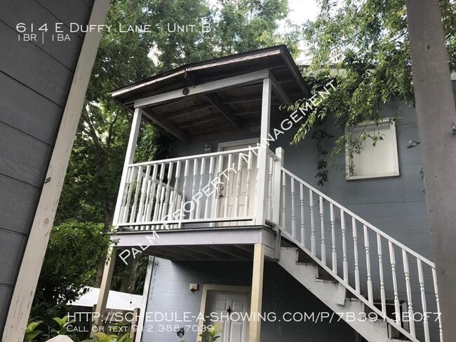 Building Photo - Adorable Studio Apartment Available with great shared Courtyard