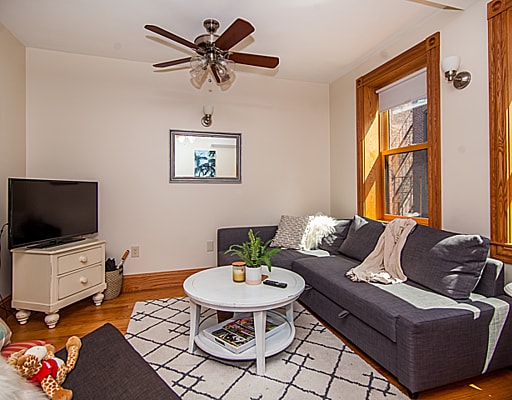 Photo - 137 Charles St