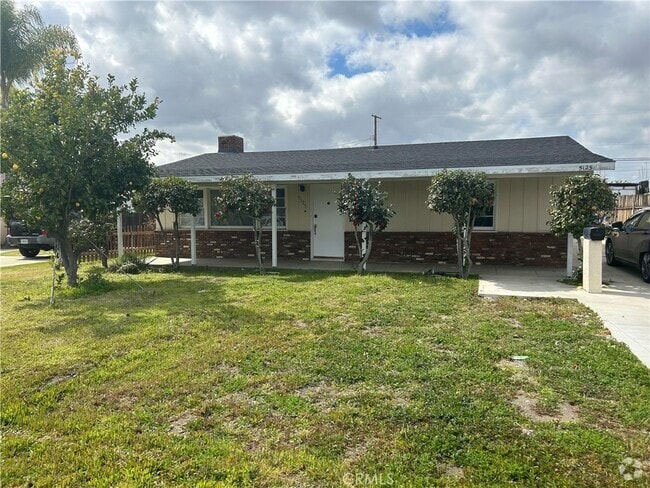 Building Photo - 5125 McClintock Ave Rental