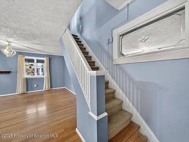 Photo - 2035 Delaware St