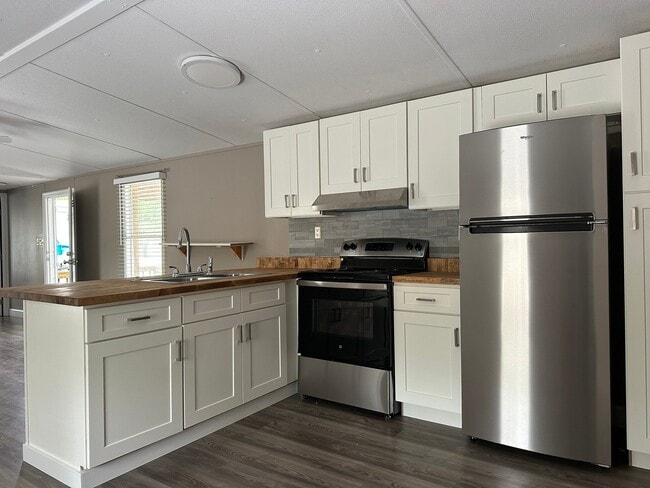 Photo - 833 Lovell Rd