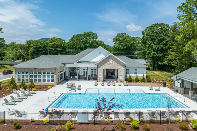 Building Photo - Retreat at Arden Farms Rental