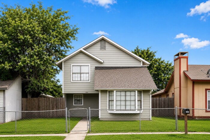 Photo - 2041 New Haven Dr
