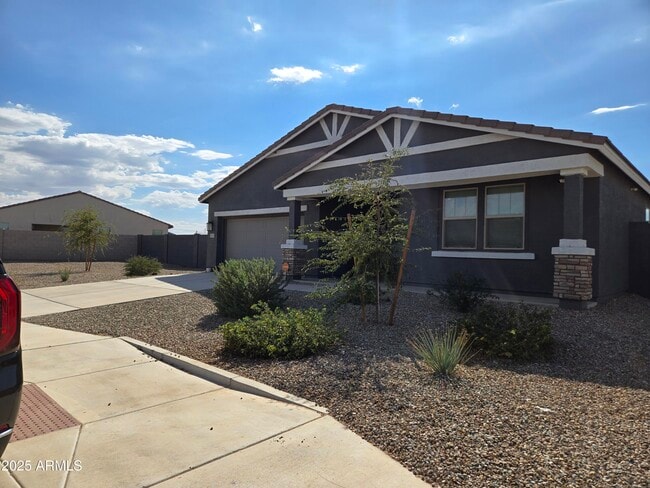 Building Photo - 11854 N Uphoff Dr