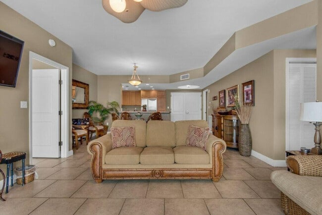 Building Photo - 2 Portofino Dr Unit ID1334736P