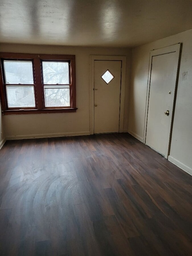 Photo - Spacious 2-Bedroom Lower Duplex