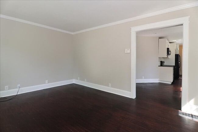 Photo - Newly Renovated 3/2 Feet From Atlanta Belt...