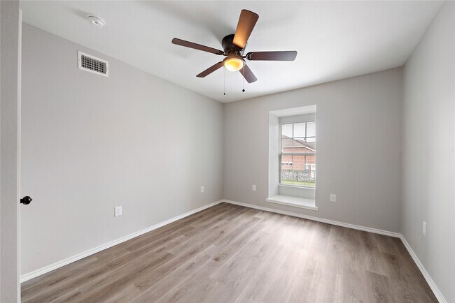 Photo - 9711 Linkmeadow Ln Unidad True