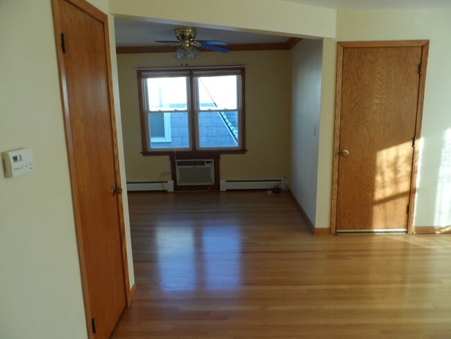 Photo - 5426 N Monitor Ave Unidad 2