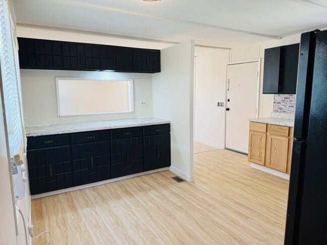 Photo - 241 E Durfee St