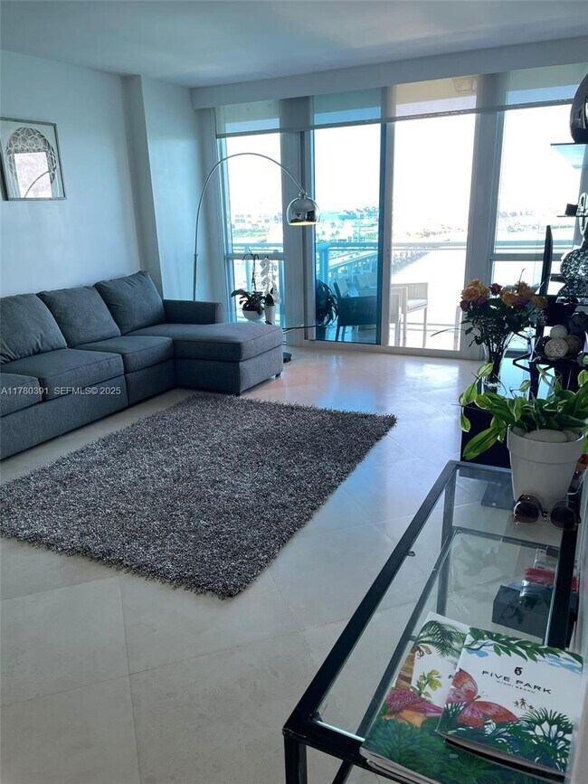 Photo - 520 West Ave Unidad 1204