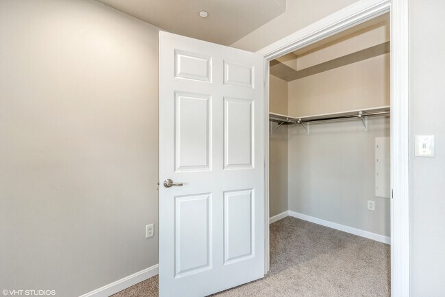 Cloverleaf Apartments