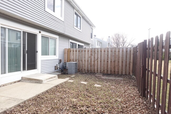 Photo - 1996 Georgetown Ln