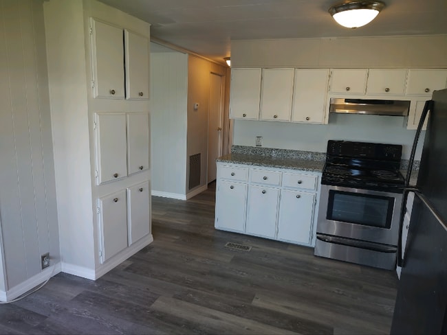 Photo - 900 9th Ave E