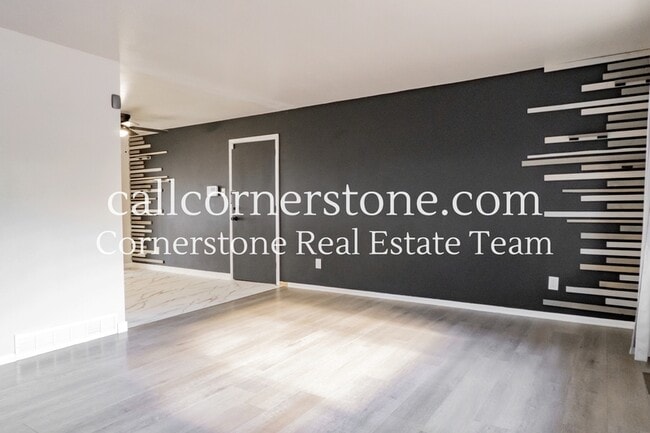 Photo - 1320 Verde Dr