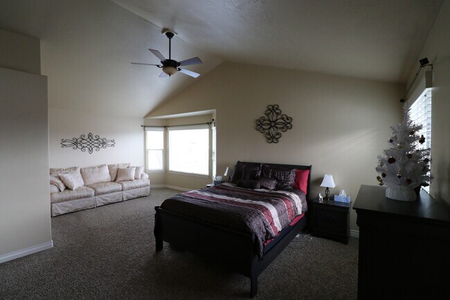 Photo - 3080 N CREST DR