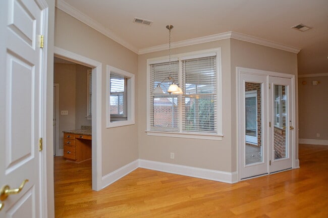 Photo - 986 Blakeley Walk