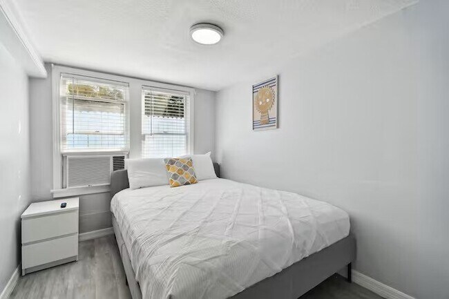 Photo - 501 Woodward St Unit 2