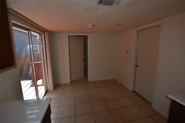 Photo - 7703 Islander Dr