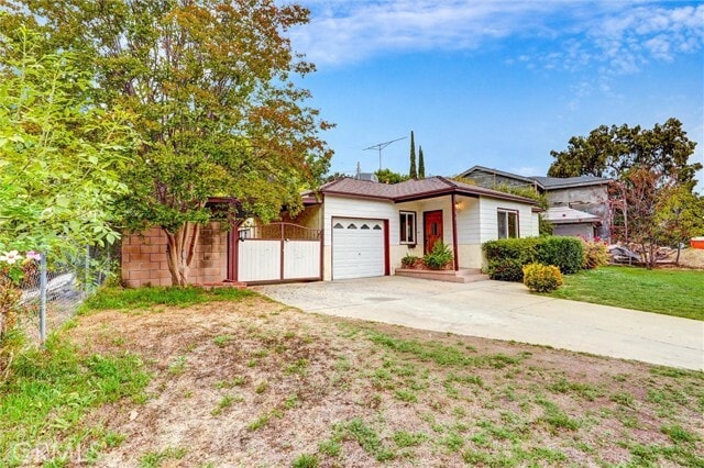 Photo - 5863 Alonzo Ave