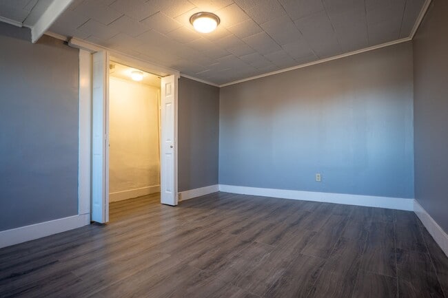 Photo - Spacious 1-Bedroom Apartment with Parking & Shared Yard - Midtown Kingston Unit 177