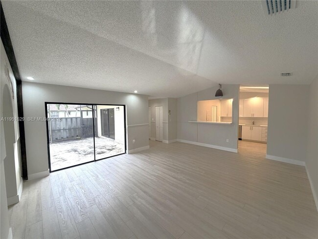 Photo - 1439 Captains Walk