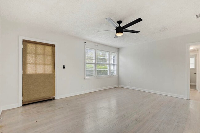 Photo - 5319 Attleboro St