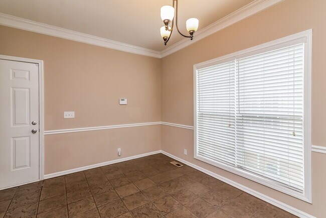 Photo - 2137 Aberdeen Cir