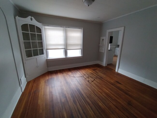 Photo - 246 W 6th St Unit 2