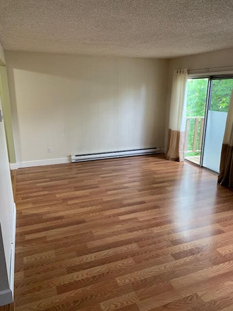 living room - 8746 NE Glisan St