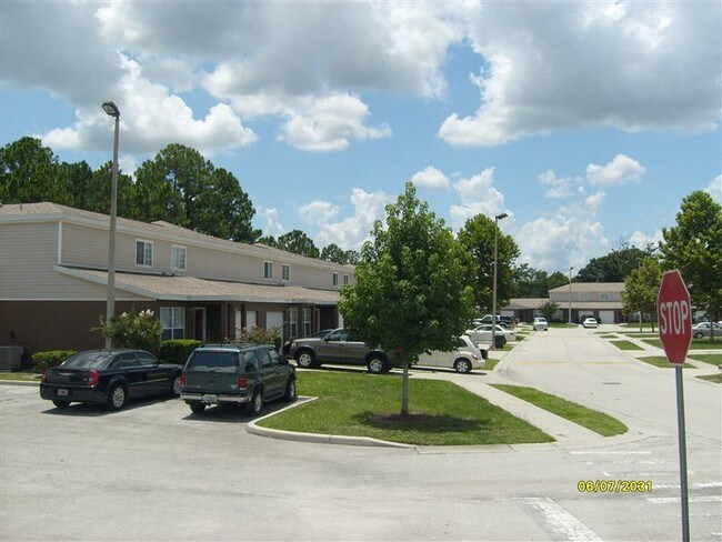 variedad de imágenes 93011 403 - Hickory Glen Townhomes