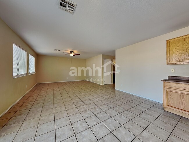 Photo - 1102 E Renegade Trl