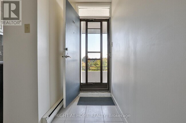 Photo - 35 Sunny Glenway