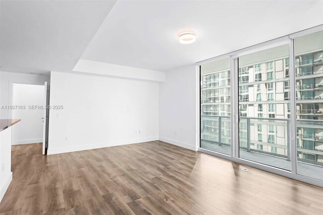 Photo - 300 S Biscayne Blvd