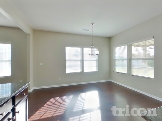 Photo - 3301 Pikes Peak Dr