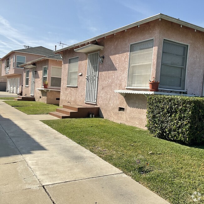 Building Photo - 1707 S Redondo Blvd Rental