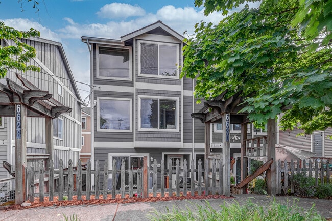 Building Photo - 6630 Corson Ave S Unit A